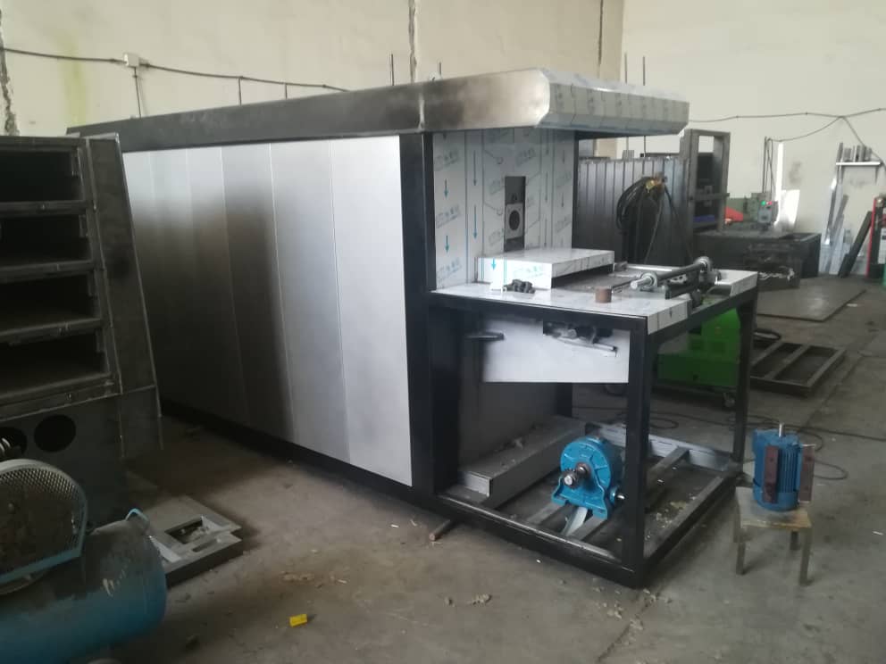  دستگاه نان سنگک تونلی تبریز   در اندازه های مختلف تا طول8متر و پخت سنگک سه گوش و متری هر دو همزمان مخصوص نانوایی های پخت بالا